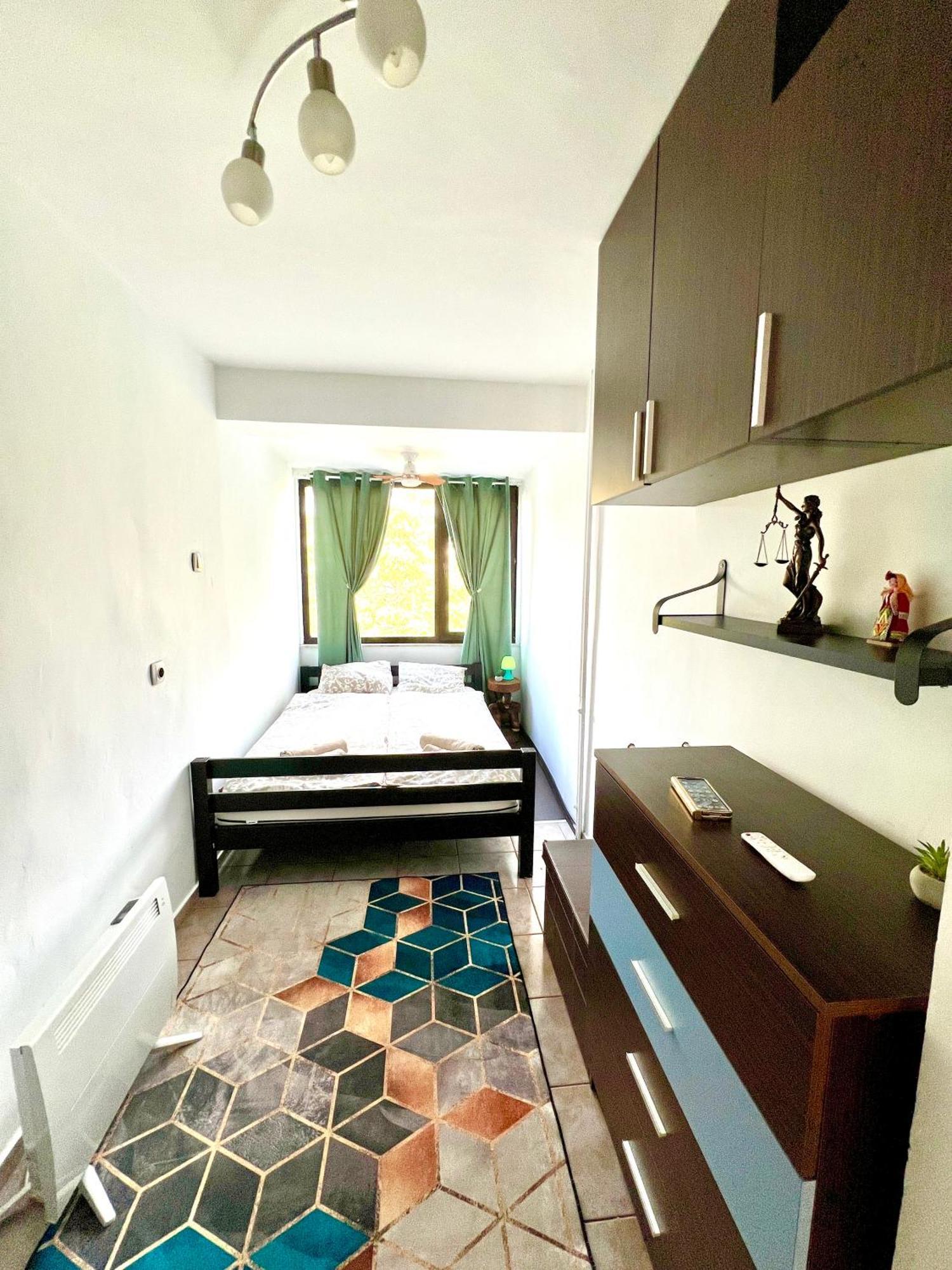 The Green Apartment - Free Parking Sofia Exterior photo